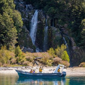 Paseo en lancha Lago Paloma, Azul y Desierto